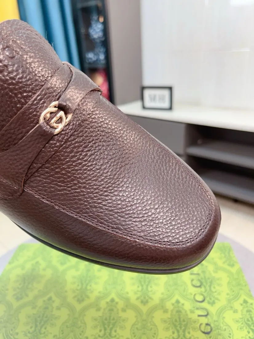 Men's shoes 💰500🌹🌹Niuli [GUCCI Gucci] A new style of formal men's leather shoes is coming~ The original quality upper is made of patent leather imported from Italy, the leather is soft and delicate, comfortable and soft first-layer cowhide lining, rubber wear-resistant outsole, the shoe shape is dignified and domineering, and the luxury charm cannot be concealed! The natural and free nouveau riche leads the trend. Code number: 38-44